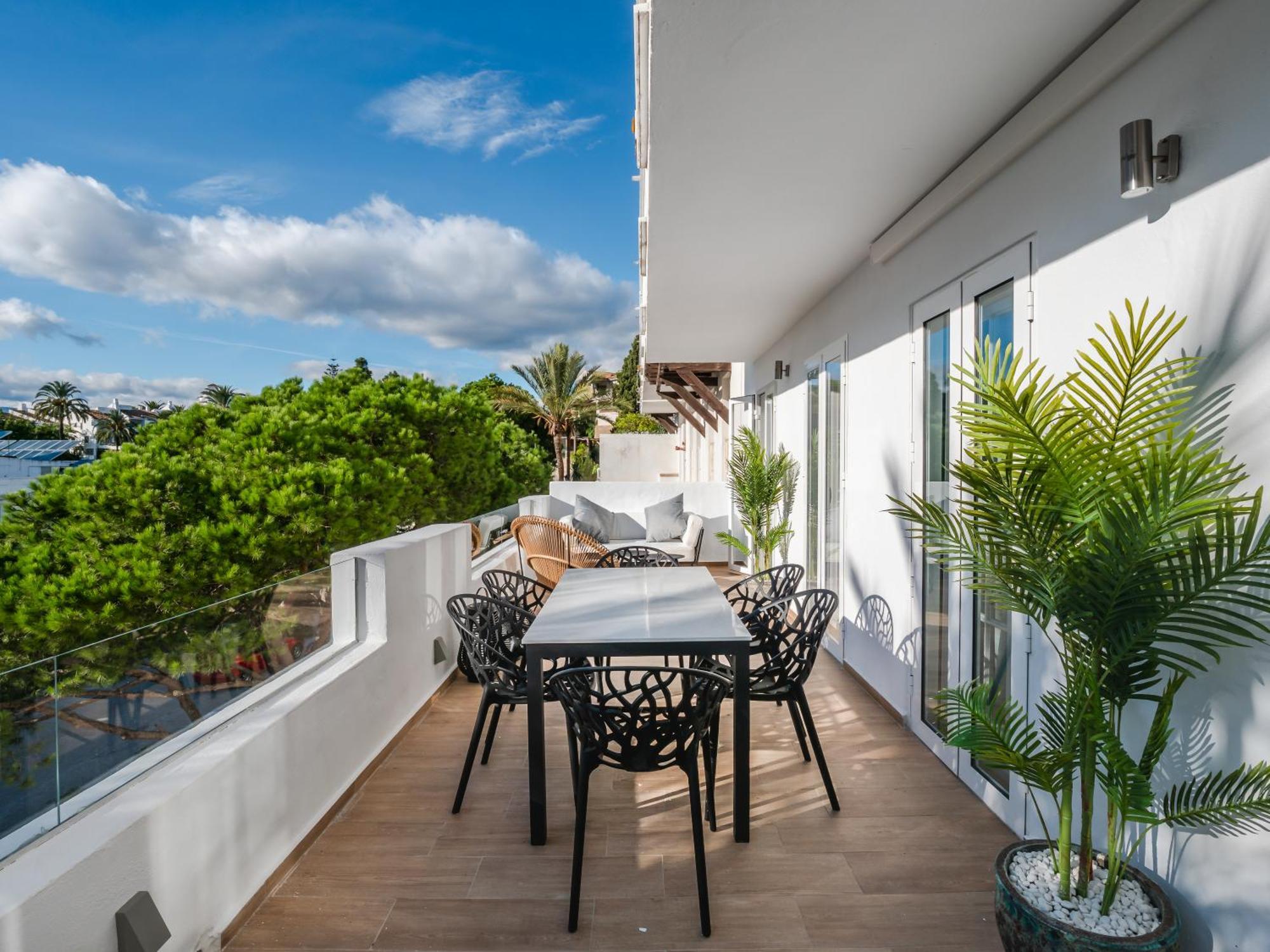 3 Bdrm Stylish Apt W Pool In Puerto Banus マルベーリャ エクステリア 写真