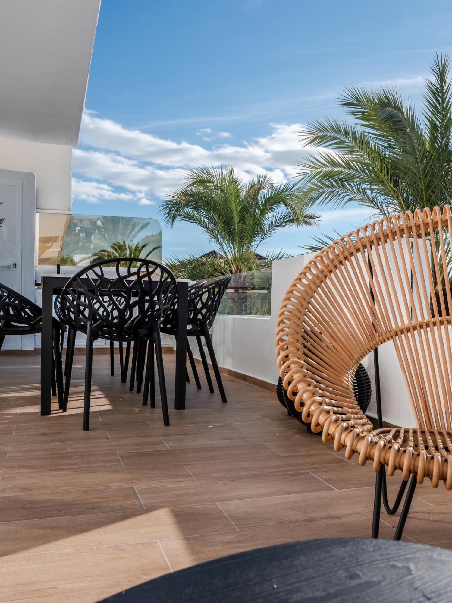 3 Bdrm Stylish Apt W Pool In Puerto Banus マルベーリャ エクステリア 写真