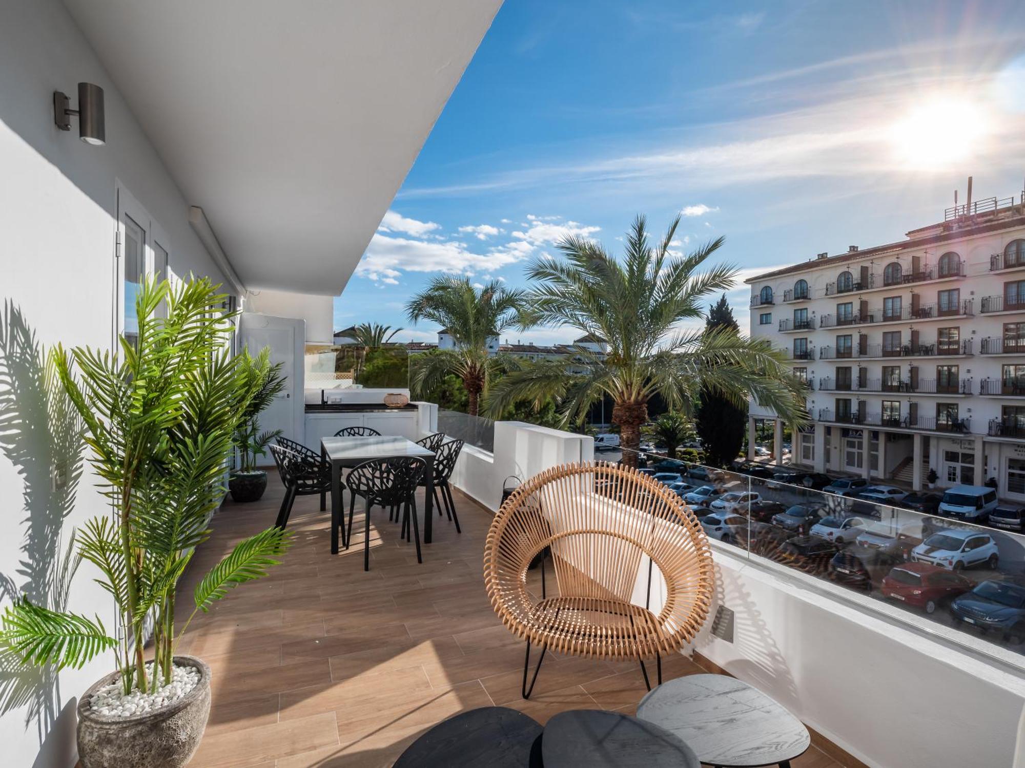 3 Bdrm Stylish Apt W Pool In Puerto Banus マルベーリャ エクステリア 写真