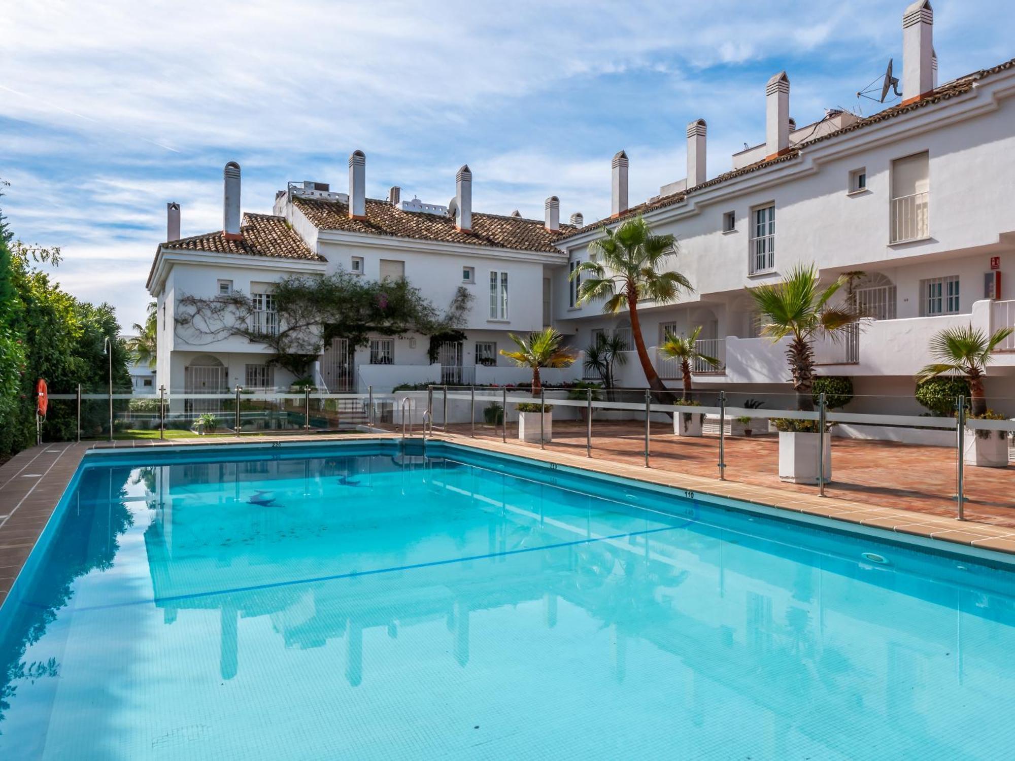 3 Bdrm Stylish Apt W Pool In Puerto Banus マルベーリャ エクステリア 写真
