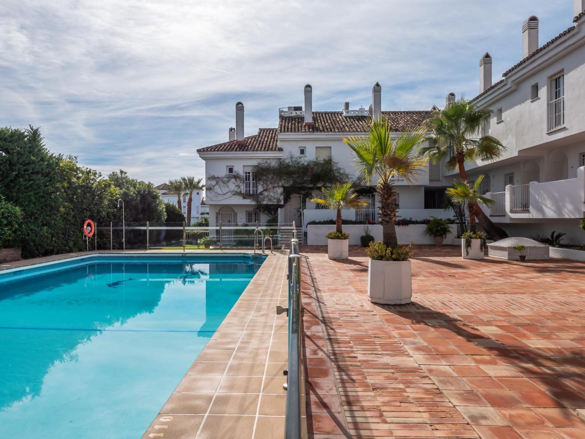 3 Bdrm Stylish Apt W Pool In Puerto Banus マルベーリャ エクステリア 写真