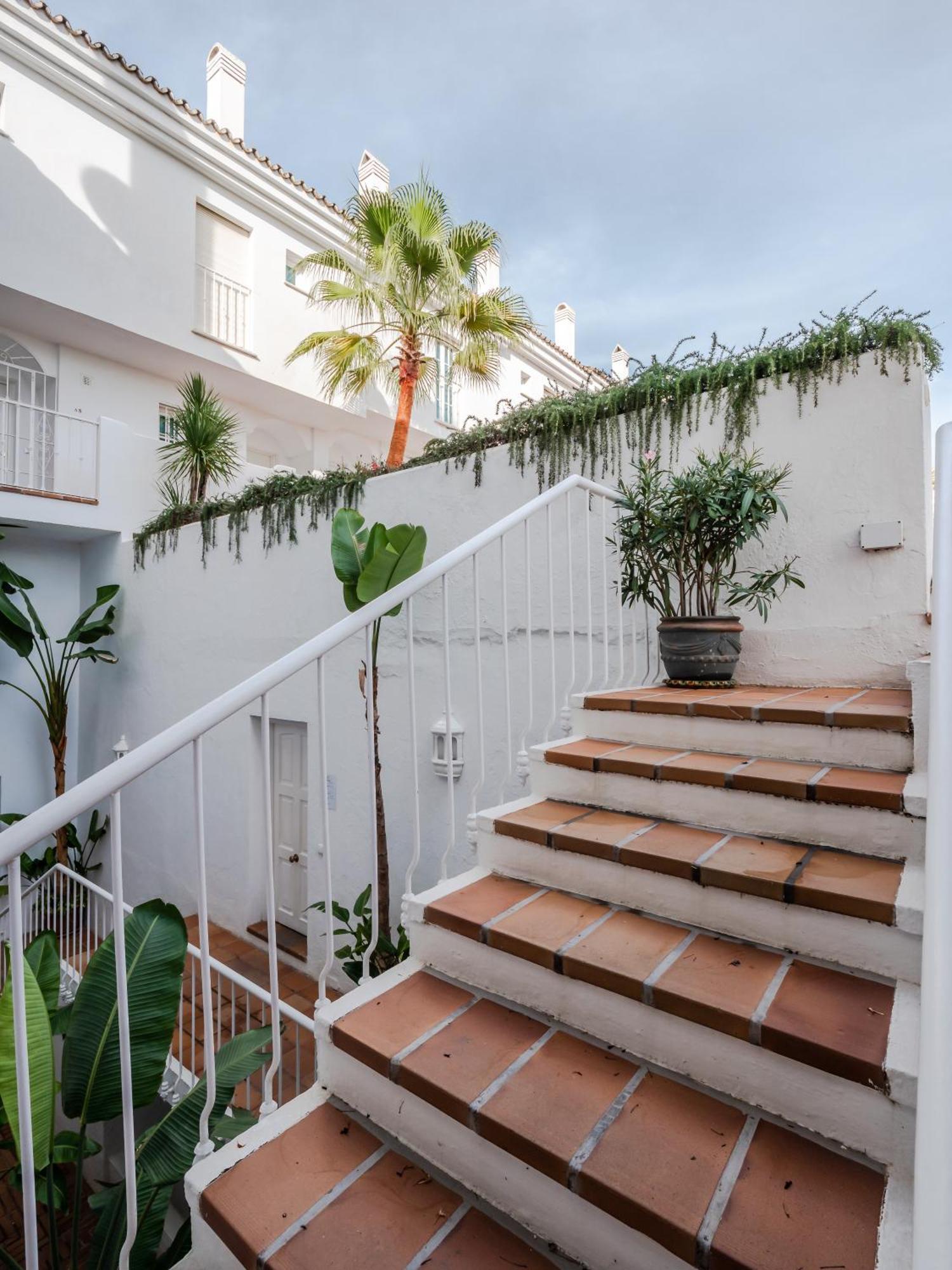 3 Bdrm Stylish Apt W Pool In Puerto Banus マルベーリャ エクステリア 写真
